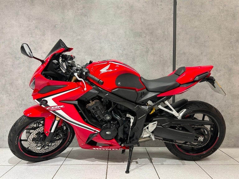 image for 2020 Honda CBR650R - 8000 miles - STUNNING!! - AKRAPOVIC FULL SYSTEM!! 