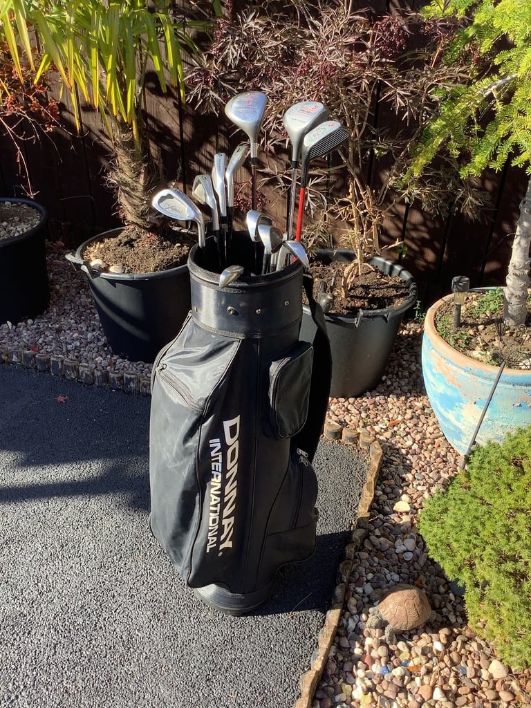 Set of John Letters graphite golf clubs, in a lovely Donnay golf bag. 