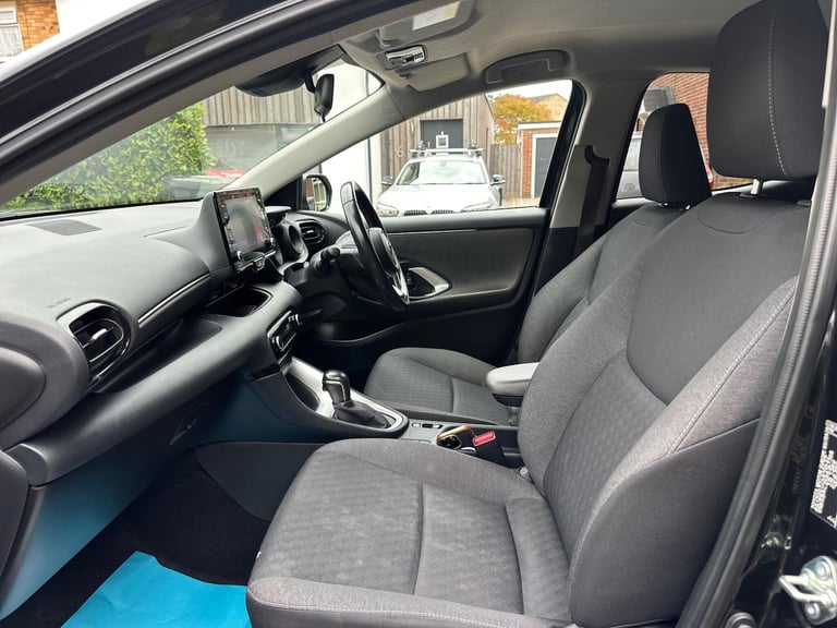 2021 Toyota Yaris 1.5 VVT-h Design E-CVT Euro 6 (s/s) 5dr HATCHBACK Petrol/Electric Hybrid Automatic