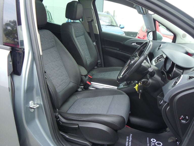 2013 Vauxhall Meriva 1.4i 16V SE 5dr MPV Petrol Manual