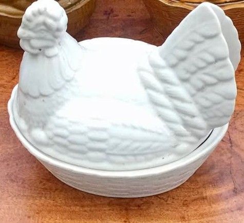 Milk glass Egg storage Dish