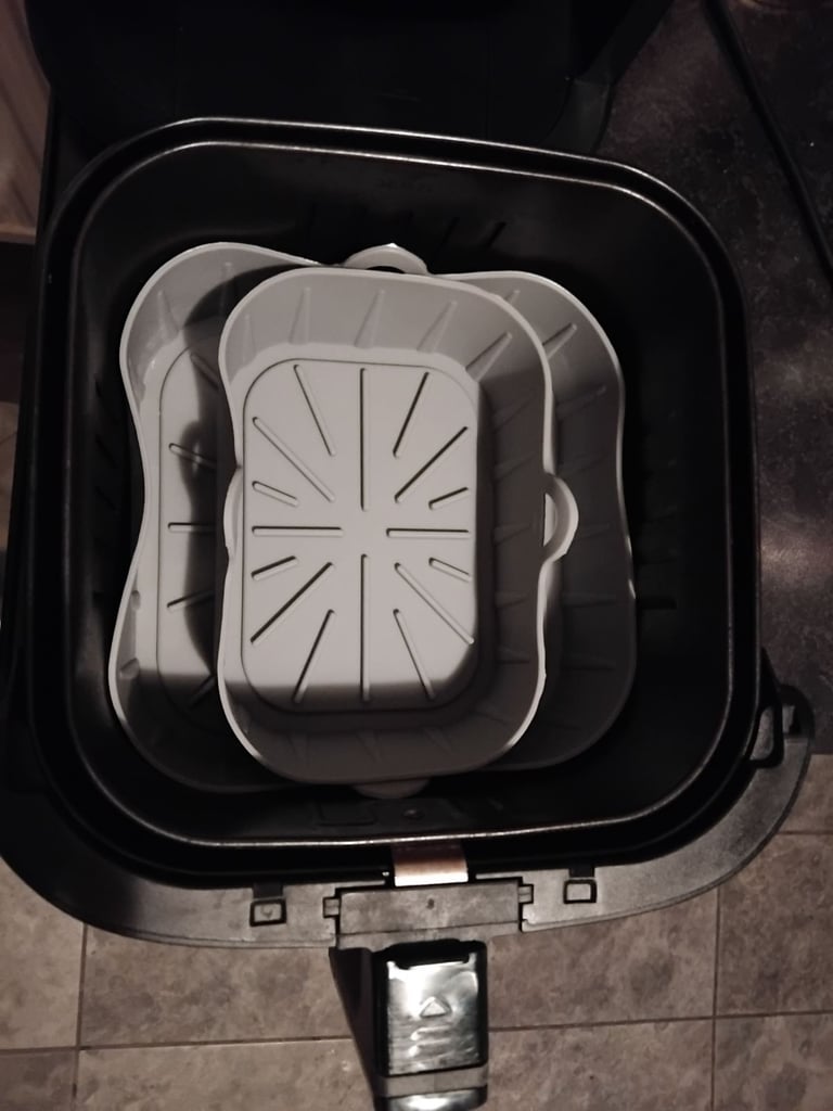 Air fryer, 5.5 L Ambiano with 2 liners, good condition 