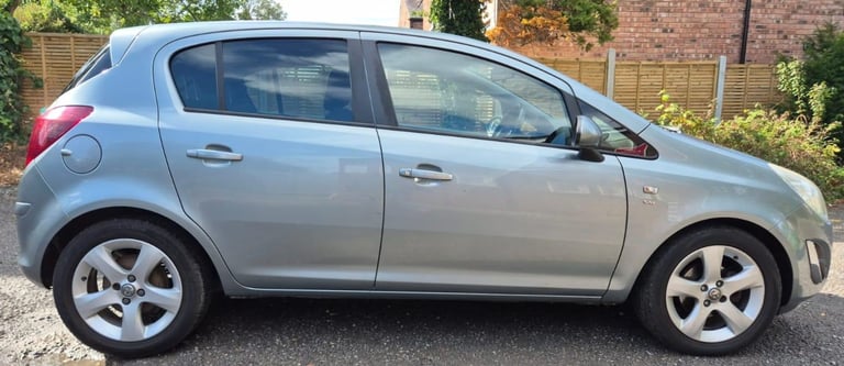 Great Service History. Facelifted model. 2011/61 - Vauxhall Corsa SXI - 5 door - 1.2 Petrol - Manual