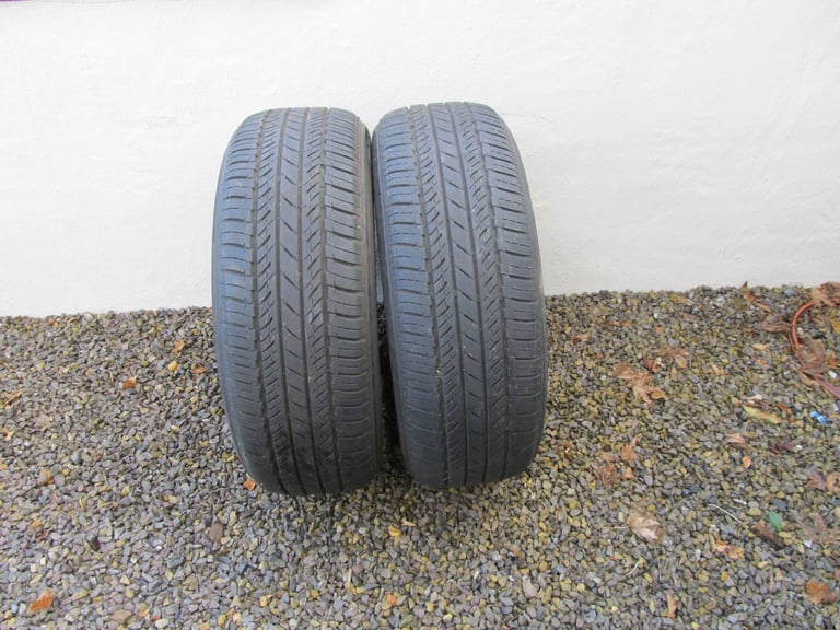 Two Bridgestone Dueler H/L 400 - 225/55 R18 98V Tyres