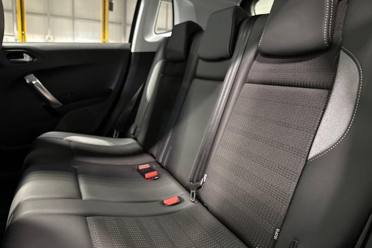 2018 Peugeot 2008 1.2 PureTech Allure Premium 5dr [Start Stop] HATCHBACK PETROL Manual