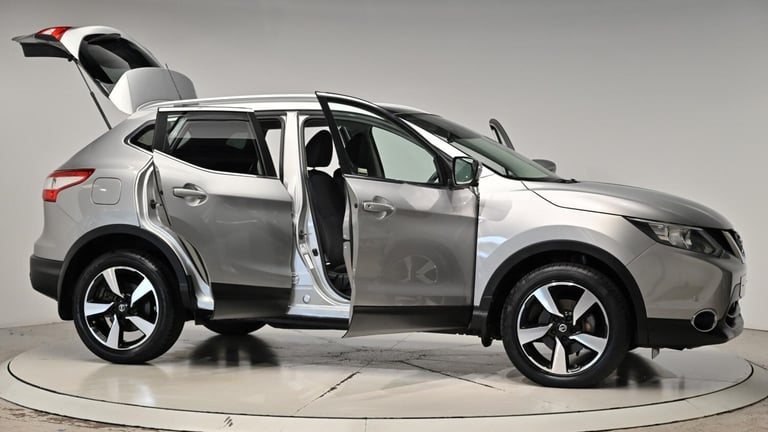 2015 Nissan Qashqai 1.6 dCi n-tec+ XTRON 2WD Euro 6 (s/s) 5dr HATCHBACK Diesel Automatic