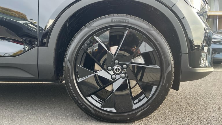 2025 Volvo XC40 2.0 B4 MHEV Plus Black Edition DCT Auto Euro 6 (s/s) 5dr ESTATE Petrol/Electric H...