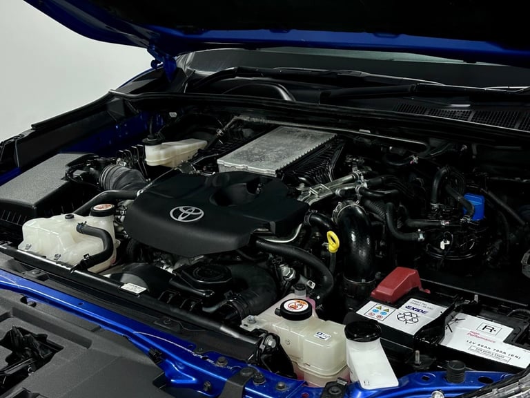 2021 (71) Toyota Hilux Invincible X Pickup Double Cab 2.8 D-4D Auto ( 204 bhp )
