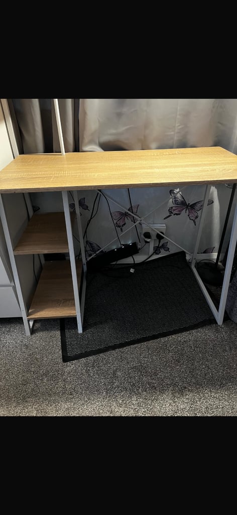 Computer desk
