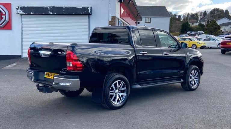 2019 Toyota Hilux 2.4 D-4D Invincible Pickup Double Cab 4dr Diesel Manual 4WD Euro 6 (s/s) (T Pic...