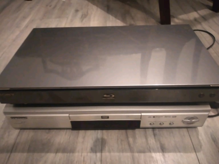 image for Faulty - DVD Players blu ray and samsung