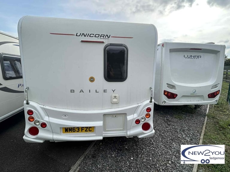 2015 Bailey Unicorn Cadiz 4 berth FIXED SINGLES Caravan - STOCK NO S082