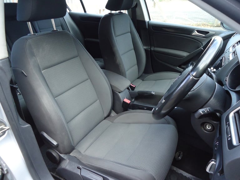 VOLKSWAGEN GOLF 1.6 TDI Match Silver Auto Diesel 2012