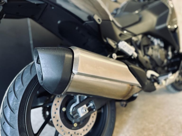 STUNNING ONE OWNER 2023/23 HONDA NT1100 MOTORCYCLE 