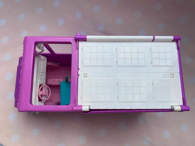 Barbie Fresh N Fun Food Truck With Accessories