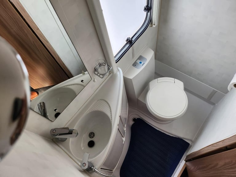Swift Escape 624 5 BERTH COACHBUILT  DIESEL MANUAL 2015/15