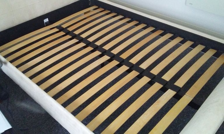 Double bed frame (more like King size) / ONLY AVAILABLE FOR COLLECTION FROM MONDAY 3rd NOVEMBER!