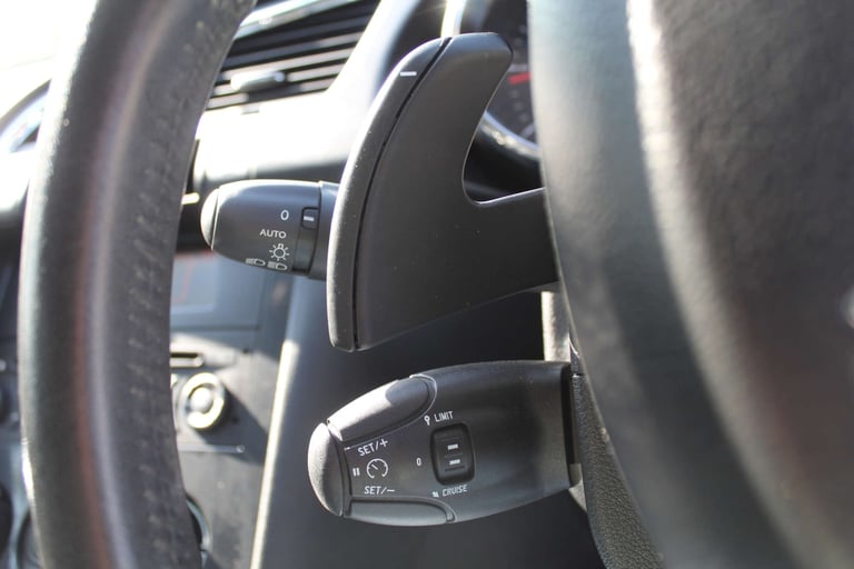 2015 Peugeot 3008 1.6 3008 Active e-HDi Semi-Auto 5dr SUV Diesel Automatic