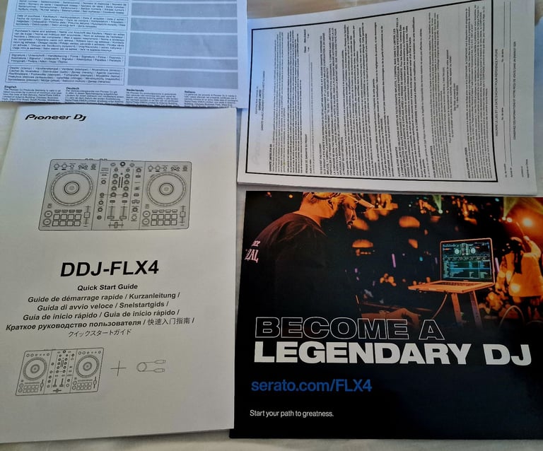DJ Controller Decks Pioneer DJ DDJ-FLX4 . 