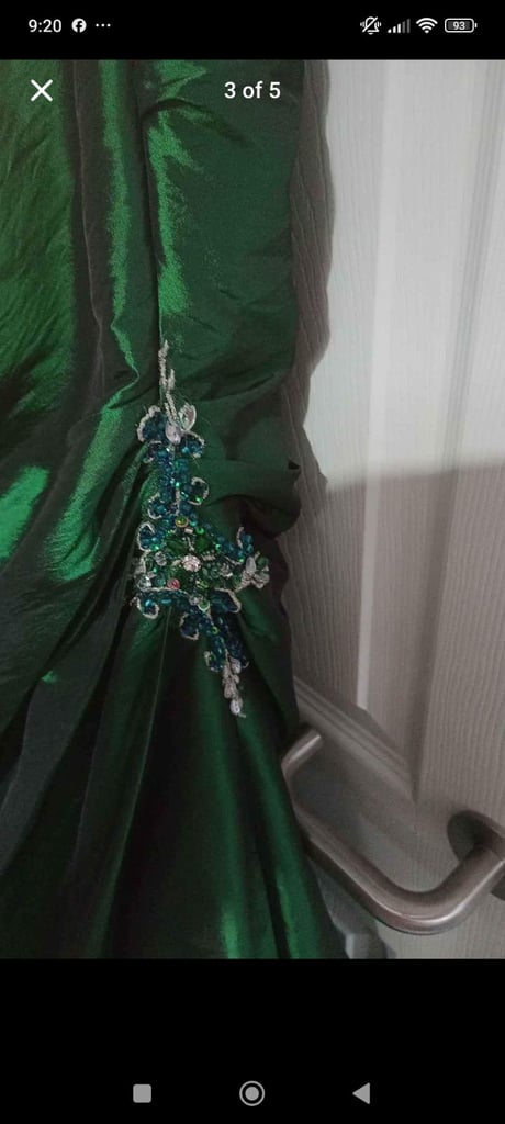 Emerald green prom dress