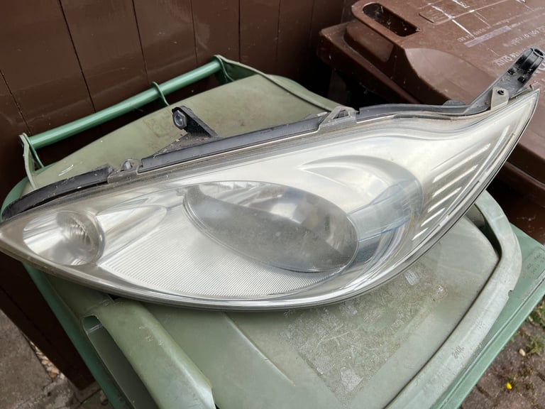 image for Ford ka mk2 passenger headlight