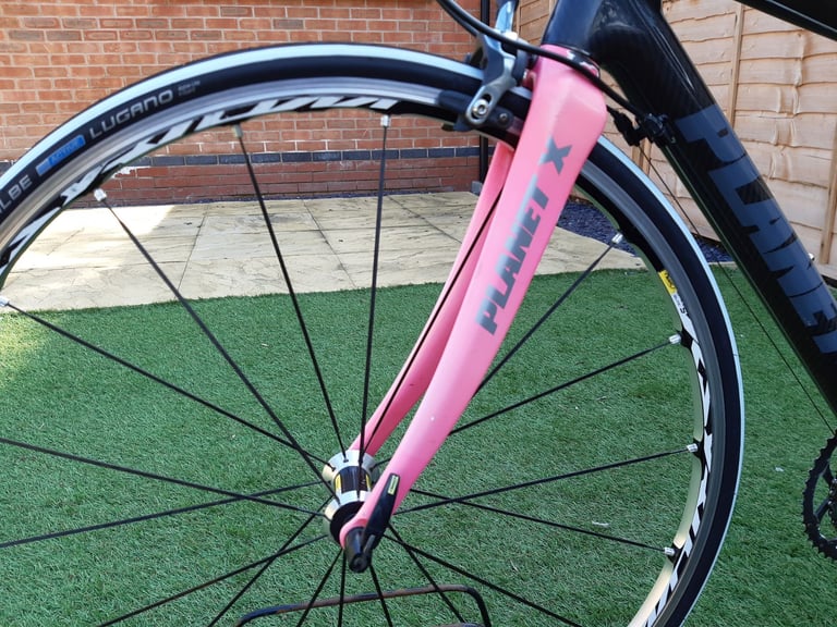 .Ladies Planet X Carbon Fibre Hybrid Road Bike.