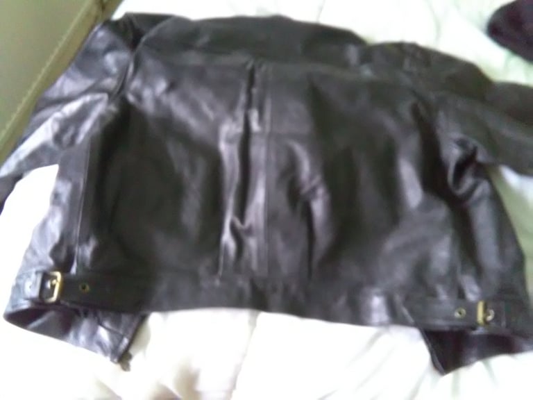QUALITY HEAVY DUTY BLACK LEATHER JACKET - LARGE SIZE 