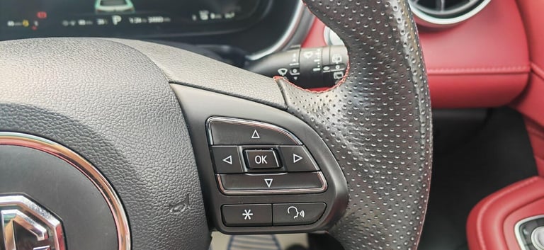2022 MG MG HS 1.5 T-GDI 16.6kWh Exclusive Auto Euro 6 (s/s) 5dr ESTATE Petrol/Electric Hybrid Aut...