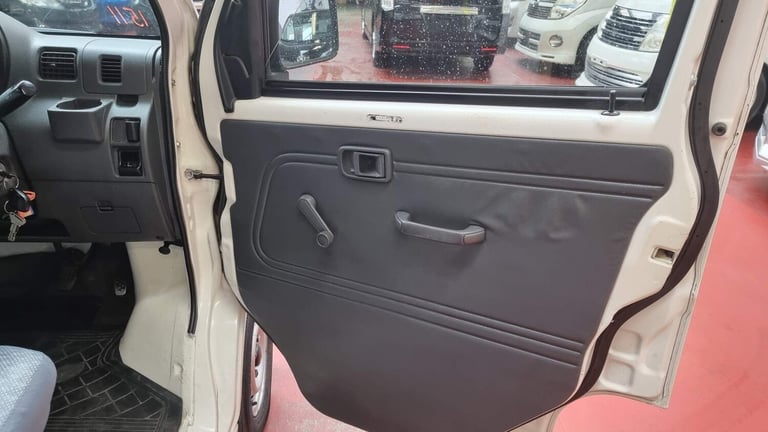 2023 Daihatsu Hijet Cargo 660cc Auto Freezer Van Ulez Free Petrol Automatic