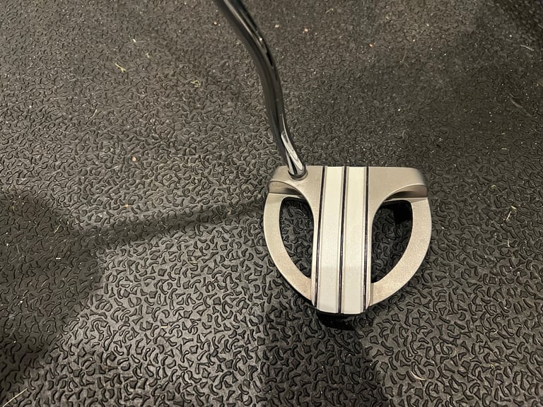 Odyssey White Hot XG Marxman Putter / 34" / Includes Headcover - Men's golf club