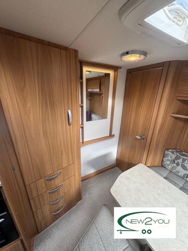 2014 Lunar Quasar 564 4 Berth Caravan + Motor Mover - STOCK NO E229