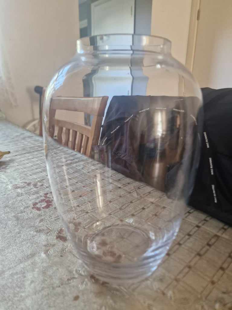 Glass vase