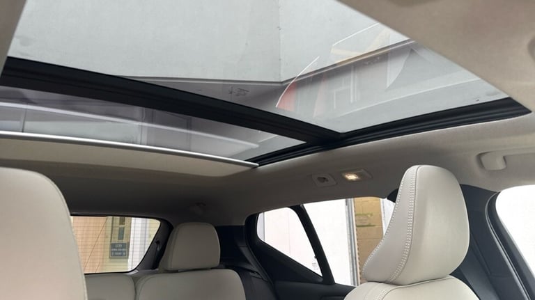 2025 Volvo XC40 Ultra, B3 Mild hybrid, Petrol, Bright Estate Petrol Automatic