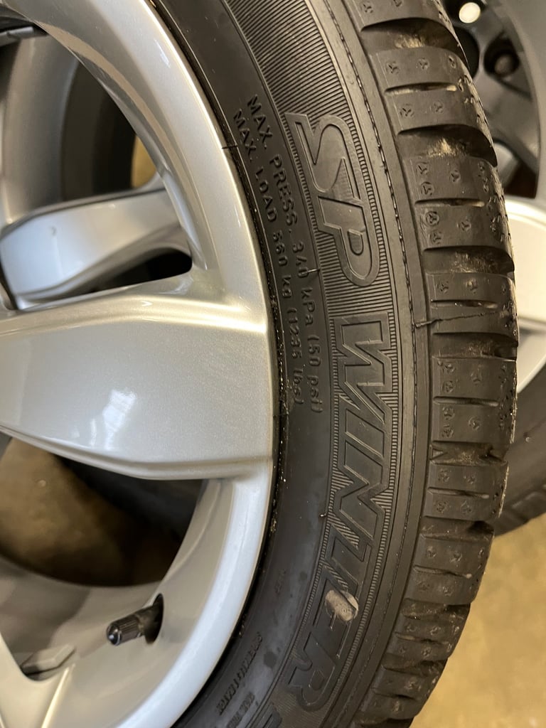 Audi A1 alloy wheels & winter tyres 195-50-16 as new alloy wheels 