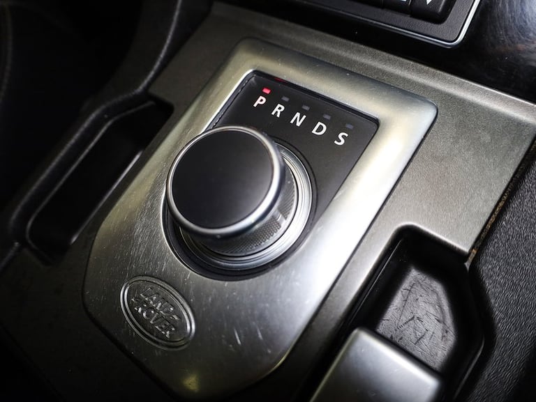 2015 Land Rover Discovery 4 SD V6 HSE SUV Diesel Automatic