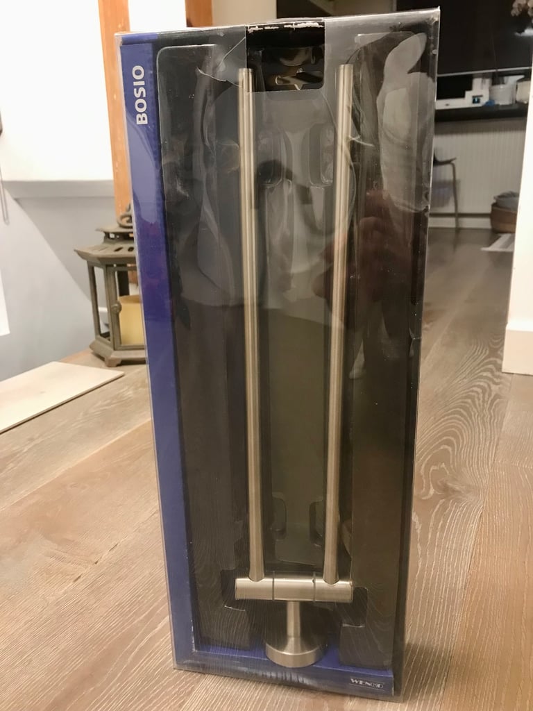 TOWEL RAIL