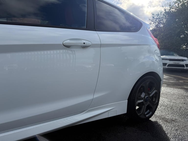 2016 Ford Fiesta 1.6T EcoBoost ST-3 Euro 6 3dr HATCHBACK Petrol Manual