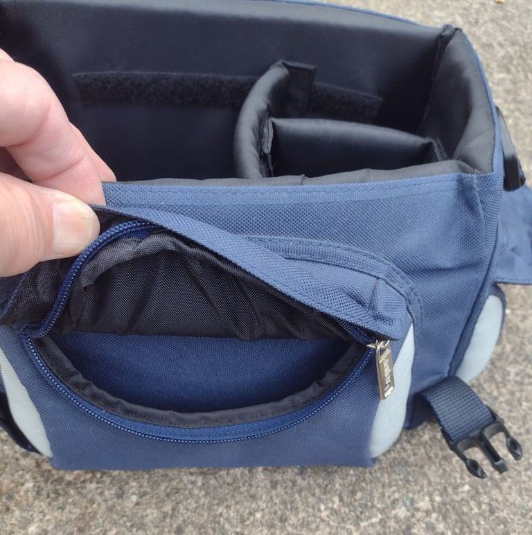 Antler Camera bag. Very good condition. Holds 1 x dslr camera + 2 lens + accessories.