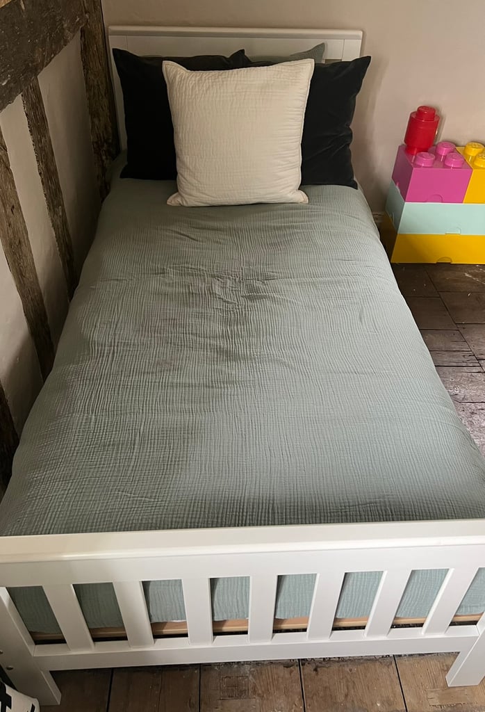 Children’s single bed and mattress excellent condition
