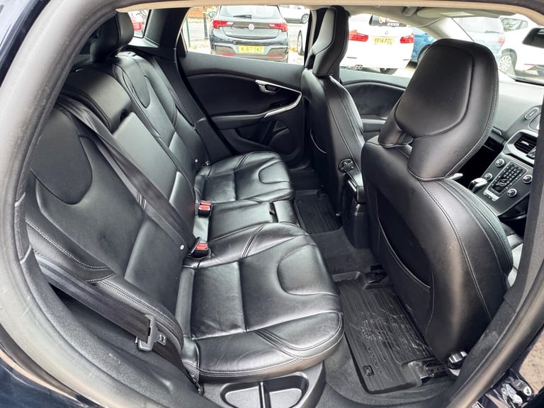 2016 Volvo V40 2.0 D3 SE Lux Nav Euro 6 (s/s) 5dr HATCHBACK Diesel Manual