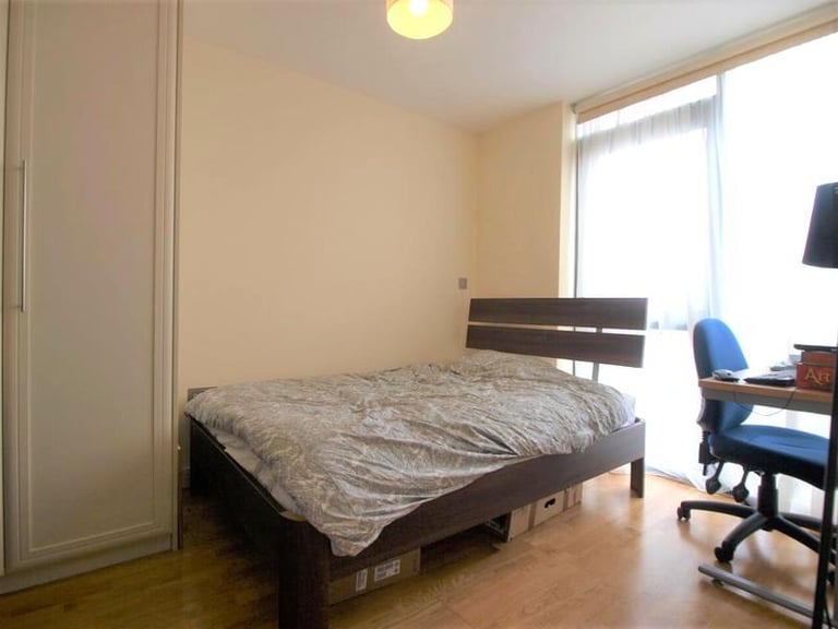 🏠 Bright and cozy room available in the vibrant area of Seven Sisters 