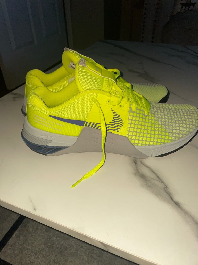 image for Men’s nike trainers size 9