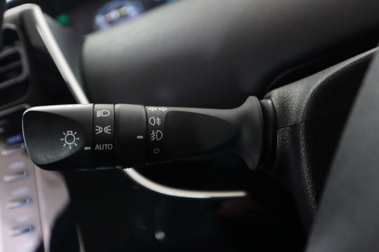 2022 Toyota Prius 1.8 VVT-h Active CVT Euro 6 (s/s) 5dr Hatchback Automatic