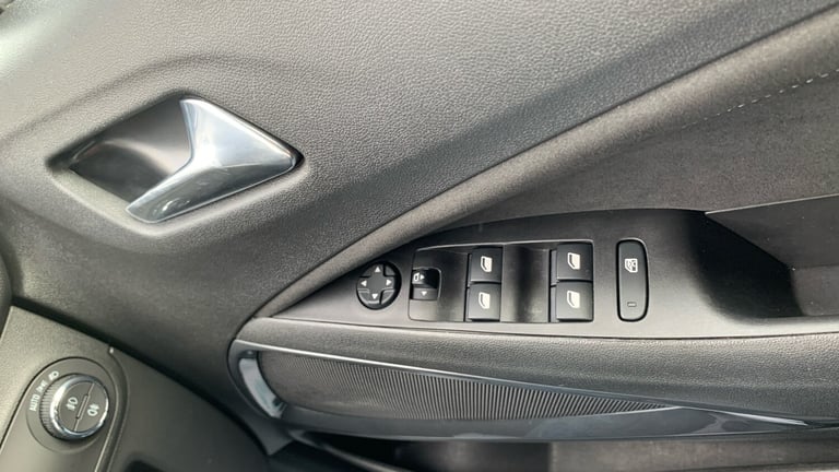 2024 Vauxhall Crossland 1.2 Turbo Ultimate SUV 5dr Petrol Auto Euro 6 (s/s) (130 ps) SUV Petrol A...