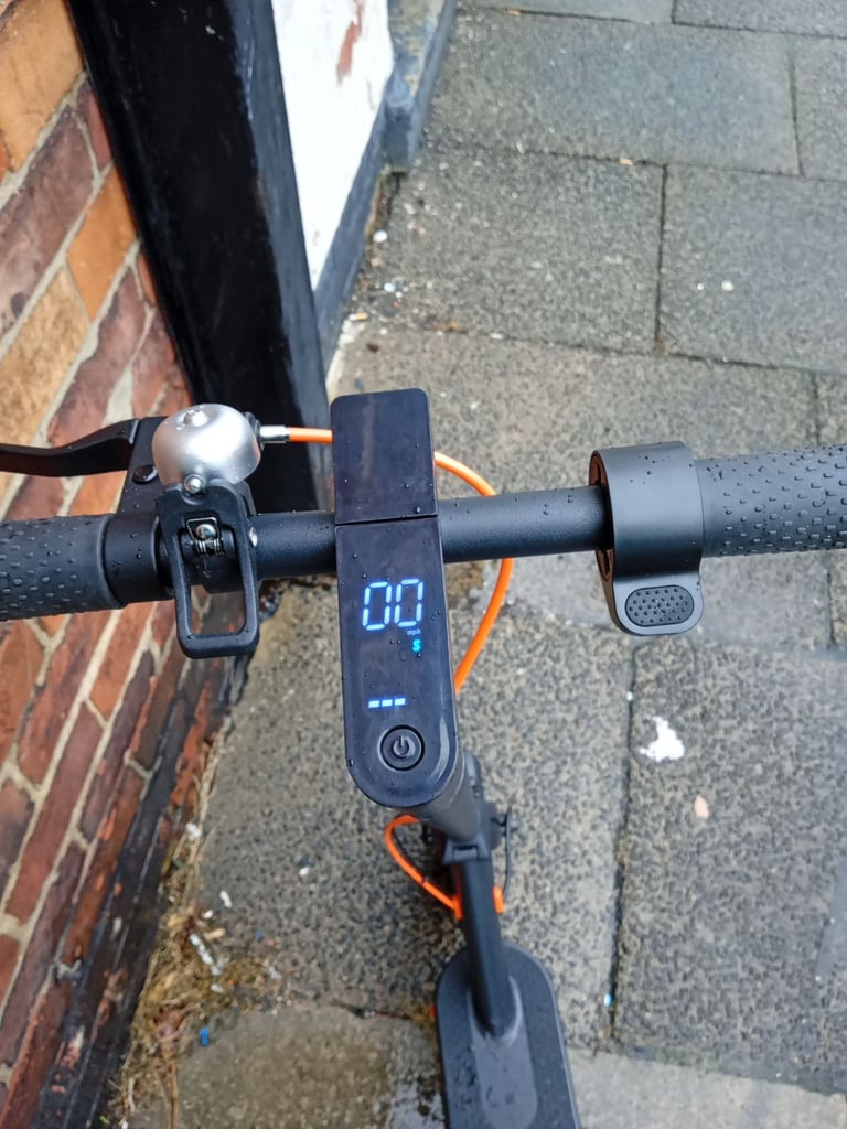 Electric scooter 
