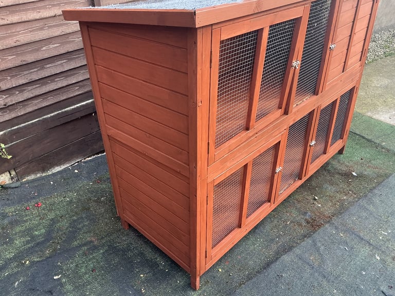 Rabbit hutch 