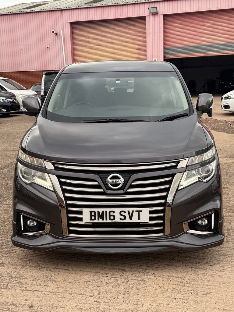 2016 Nissan Elgrand 2.5 Highwaystar Urban Chrome MPV Petrol Automatic