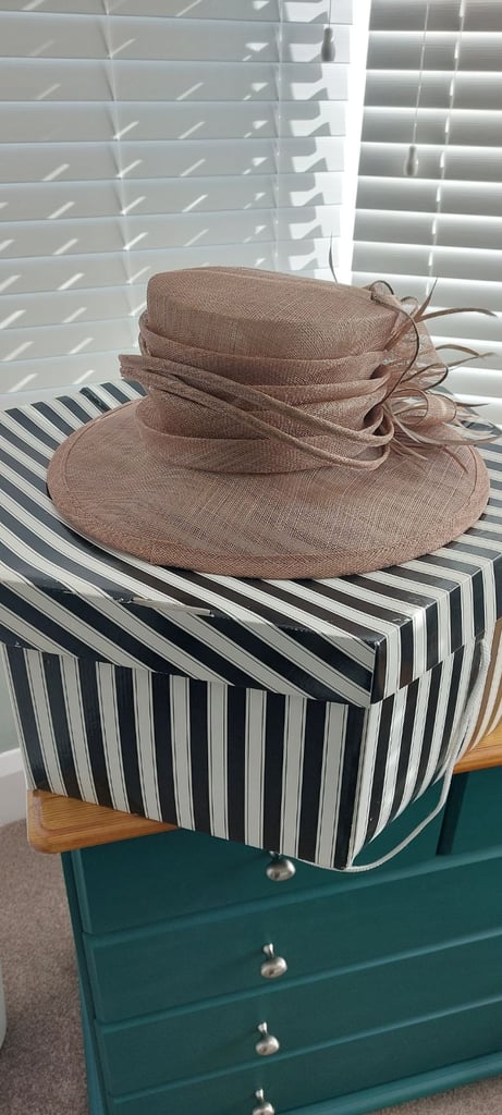 image for Great hat for a wedding