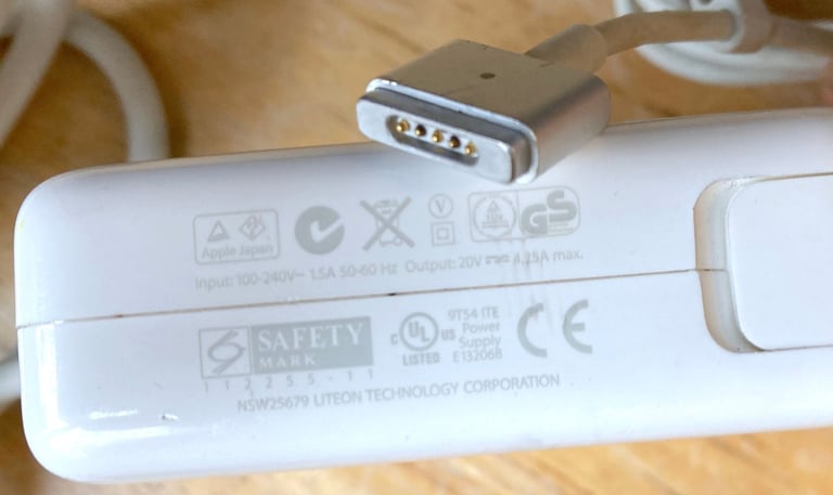 Genuine Apple Magsafe 2 60W MacBook Pro Power Supply Adapter Charger
