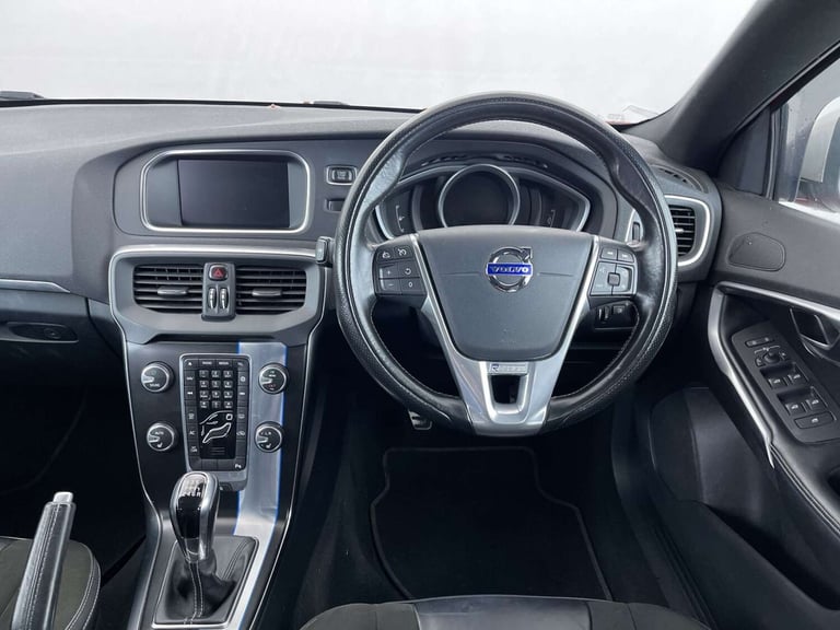 2015 Volvo V40 2.0 V40 R-Design Nav D2 5dr Hatchback Diesel Manual